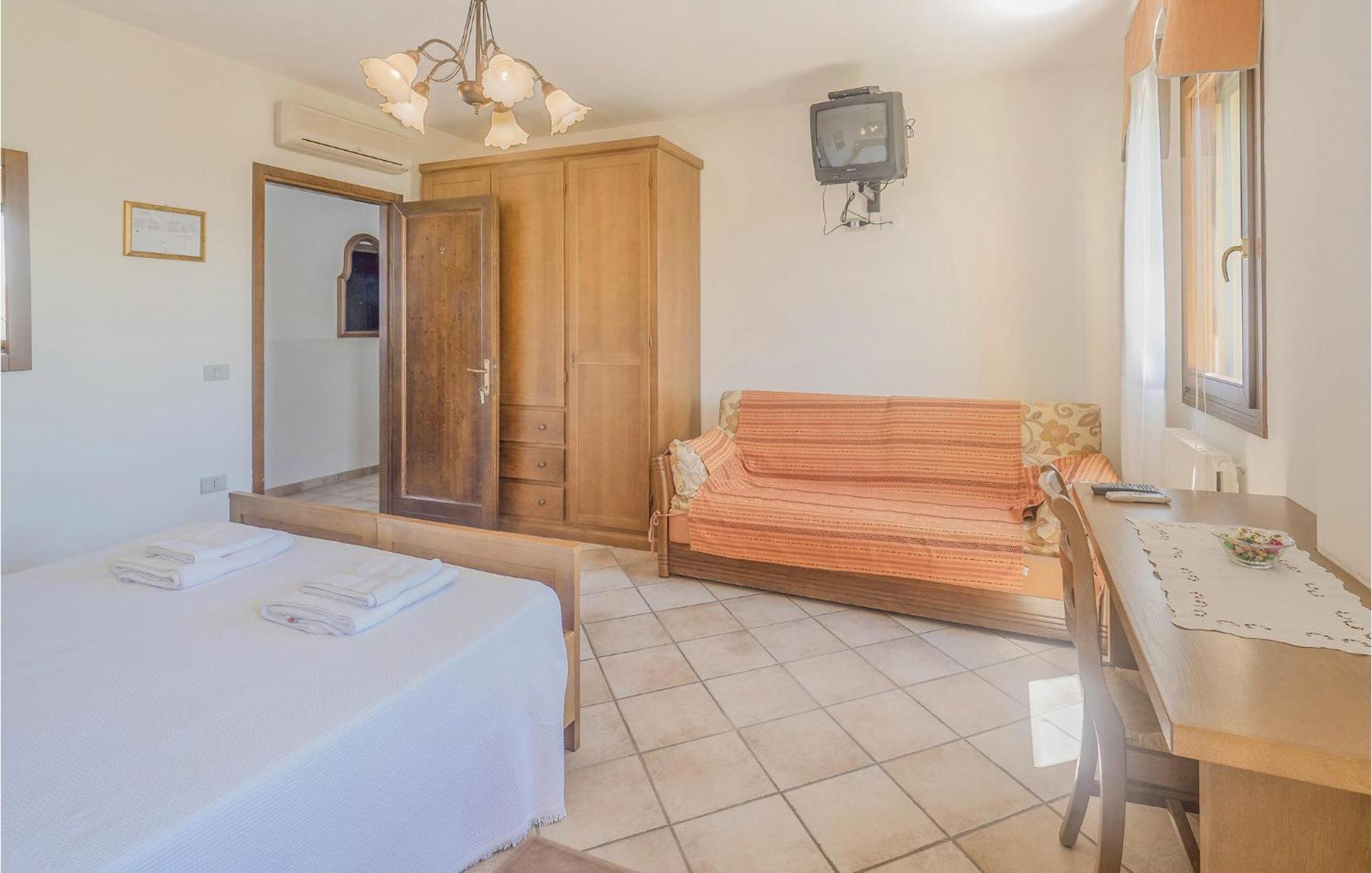 Awesome Home In Ariano Nel Polesine With Kitchen San Basilio Εξωτερικό φωτογραφία