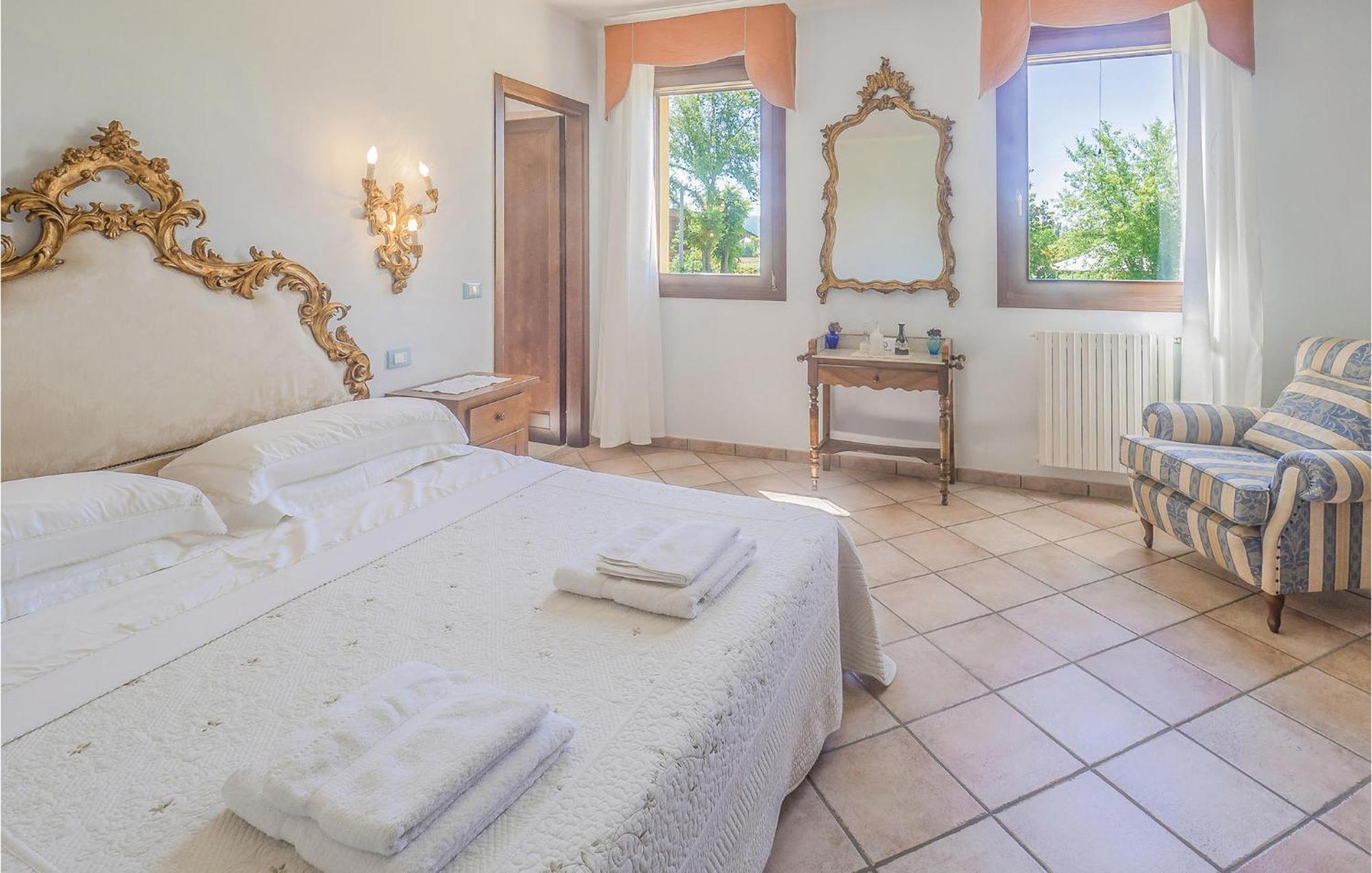 Awesome Home In Ariano Nel Polesine With Kitchen San Basilio Εξωτερικό φωτογραφία